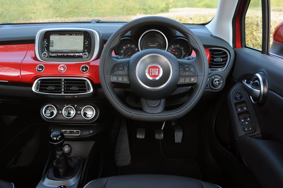  Fiat 500X 2015 года  (UK) (фото 22 из 31)